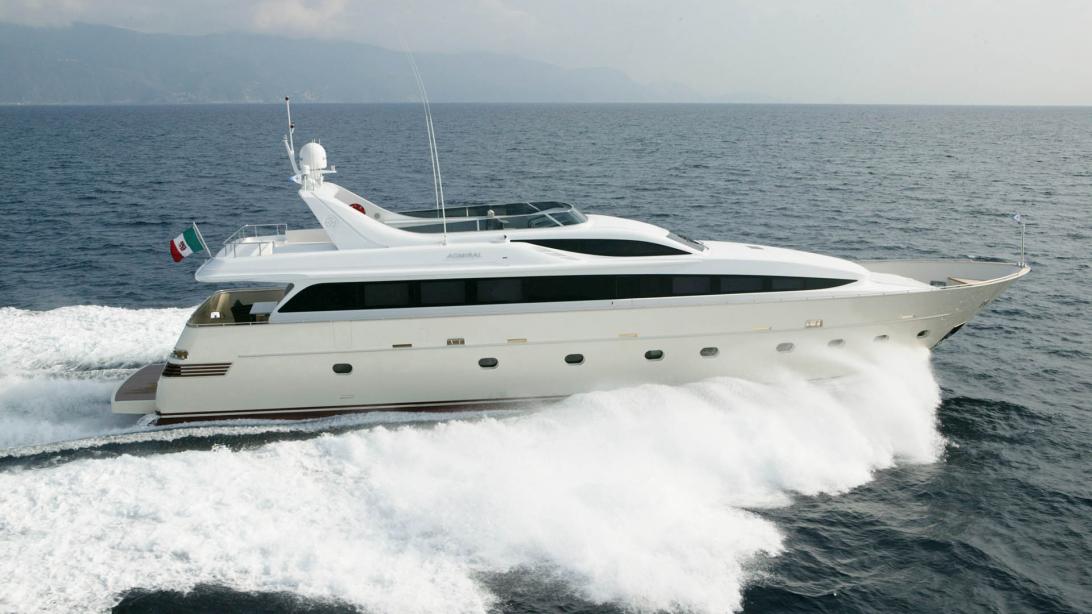 yacht Alila