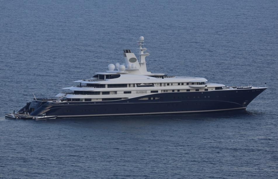 yacht Al Mirqab