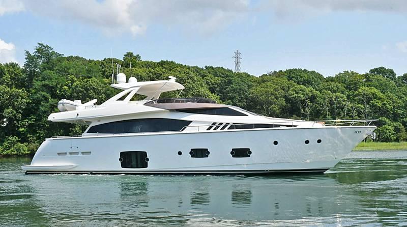 yacht Montrachet