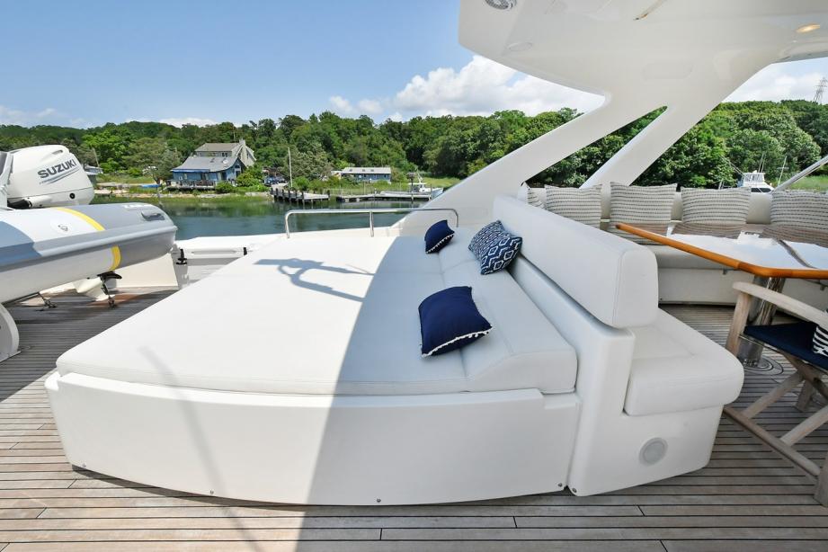yacht Montrachet