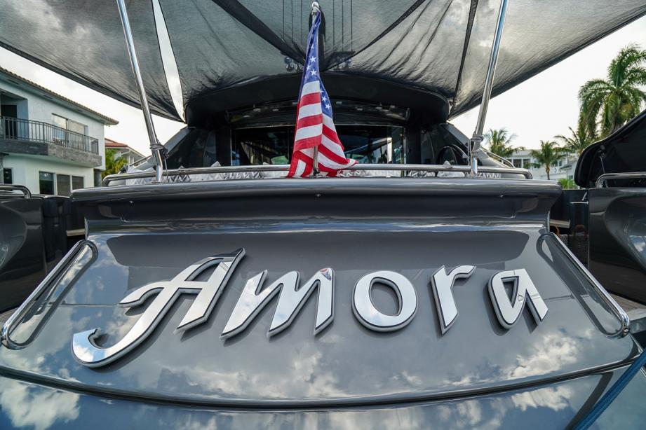yacht Amora