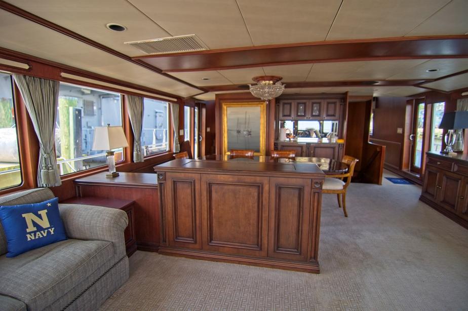 yacht Victory
