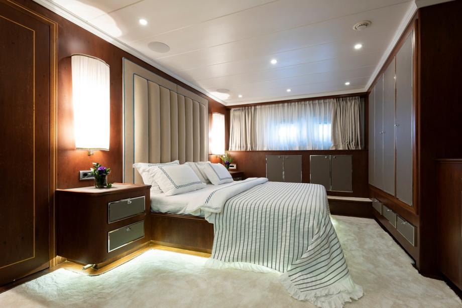 yacht Adamaris