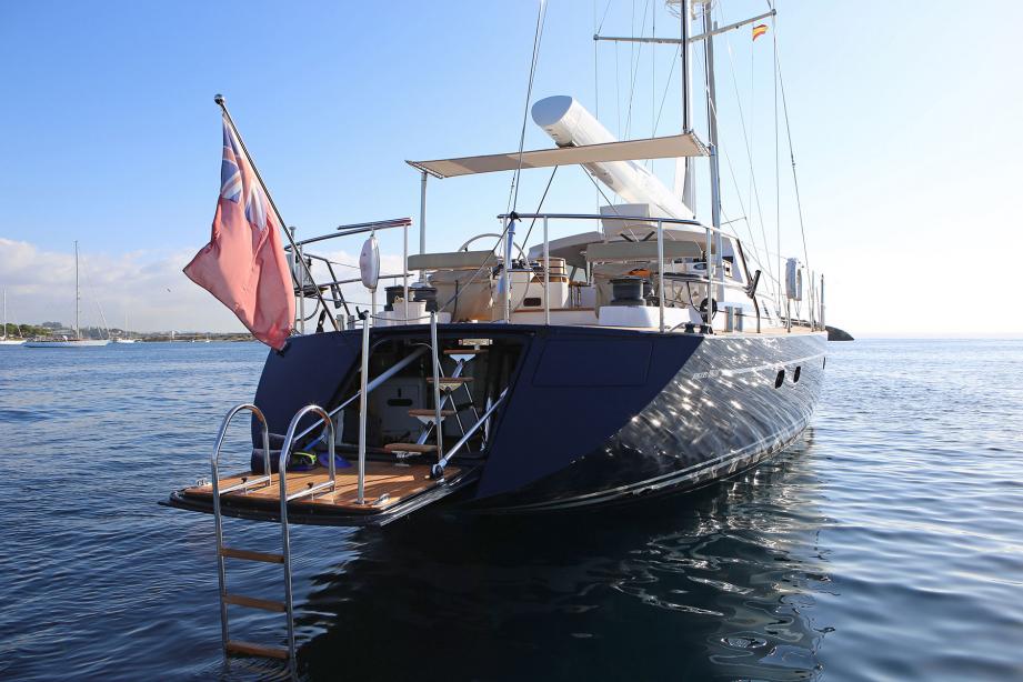 yacht Ithaka