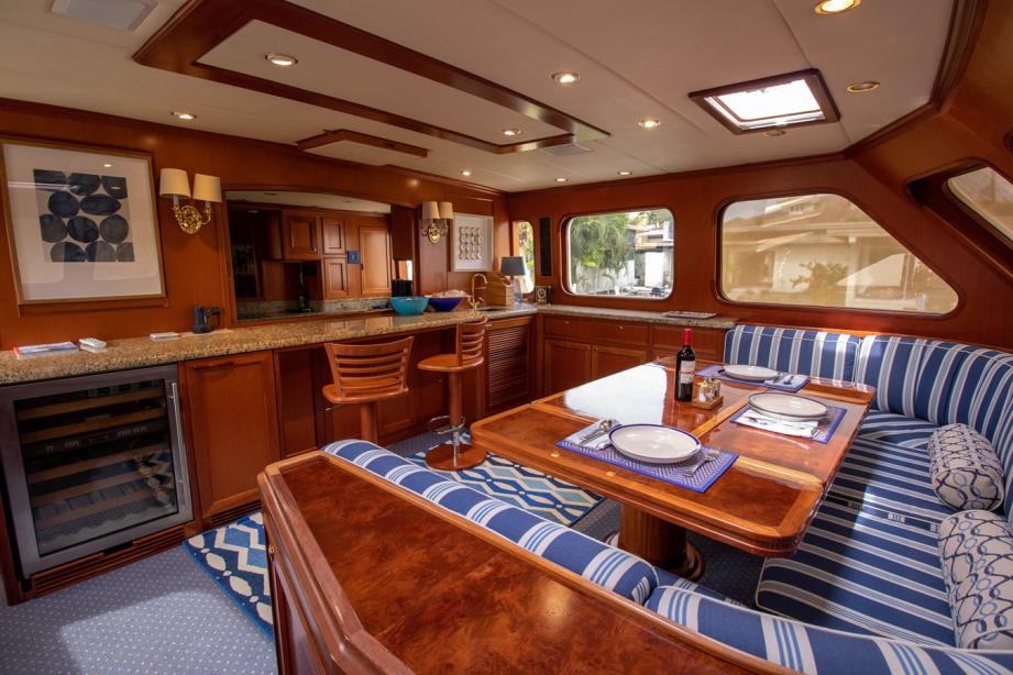 yacht Annie