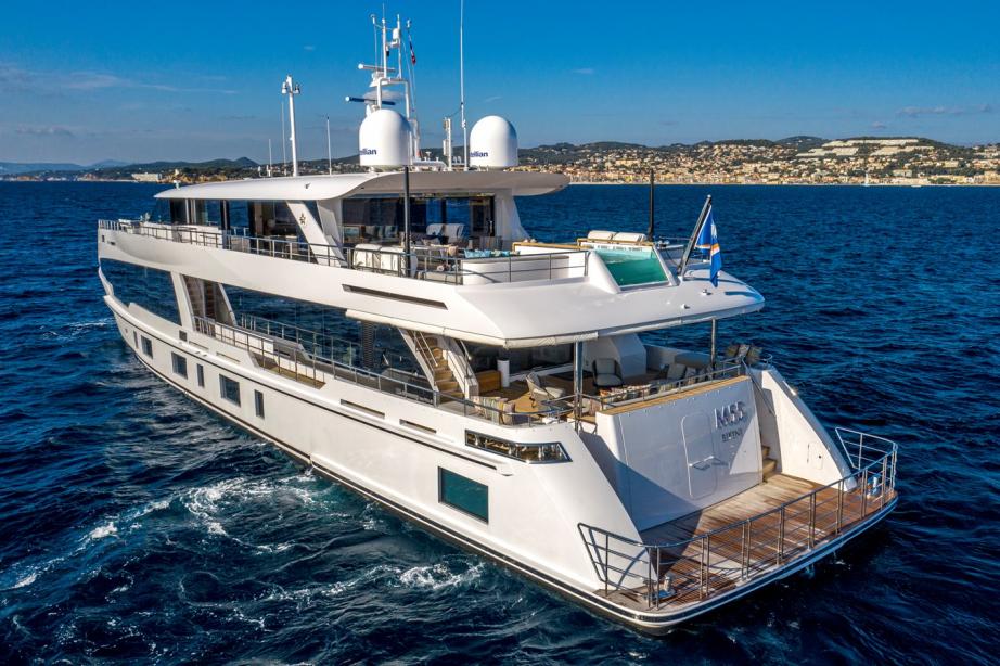 yacht M55