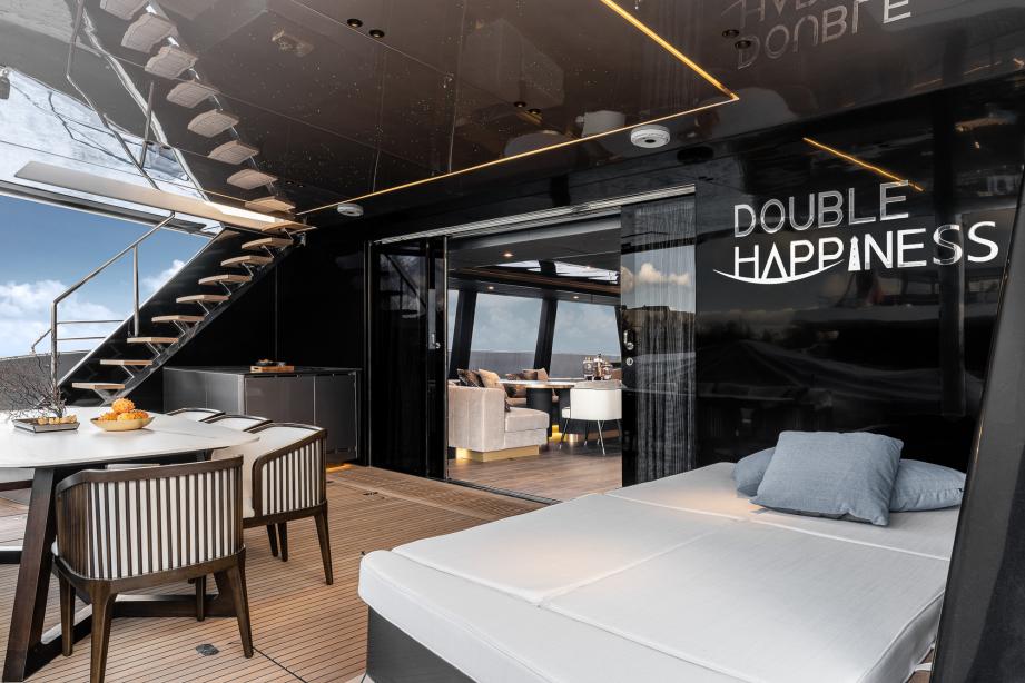 yacht Double Happiness