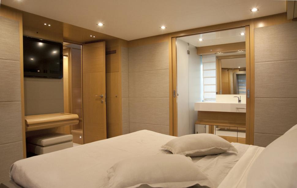 yacht Alin