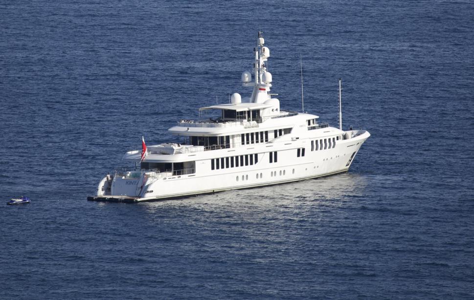 yacht Bella 2