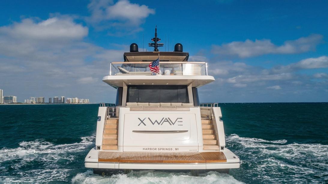 yacht Xwave