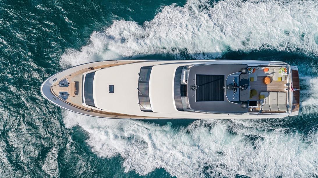yacht Xwave