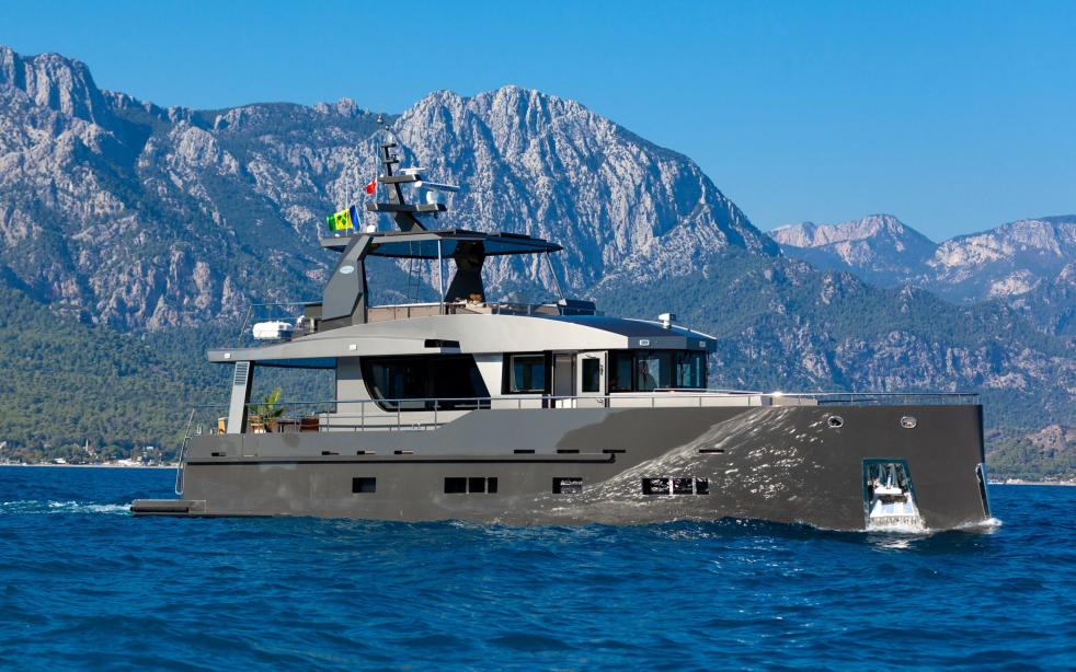 yacht Bering 70