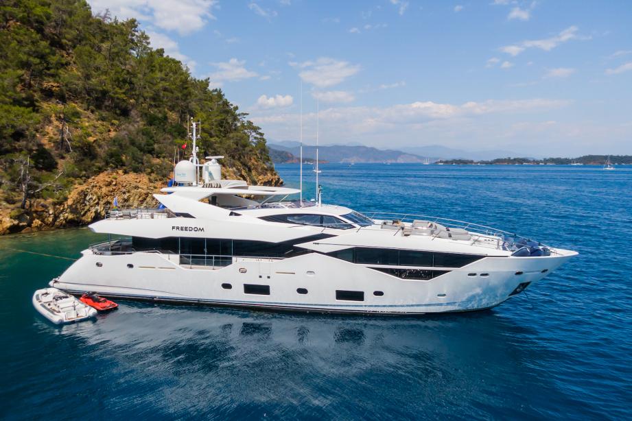 yacht Freedom