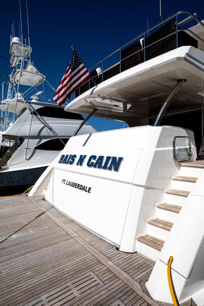 yacht Rais N Cain