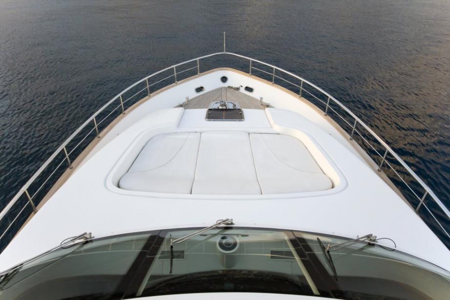 yacht Komboloi