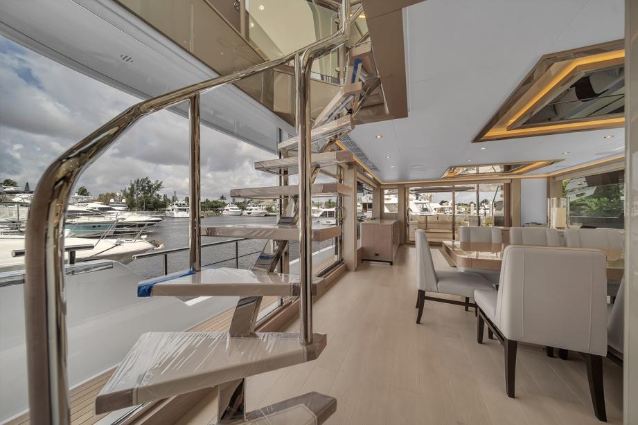 yacht Adios