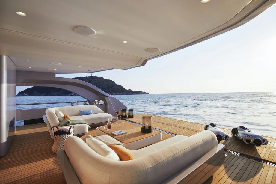 yacht Azimut Grande 38 Tri-Deck