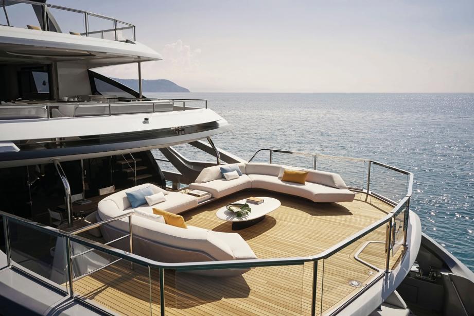 yacht Azimut Grande 38 Tri-Deck