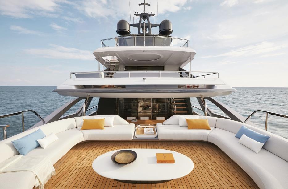 yacht Azimut Grande 38 Tri-Deck