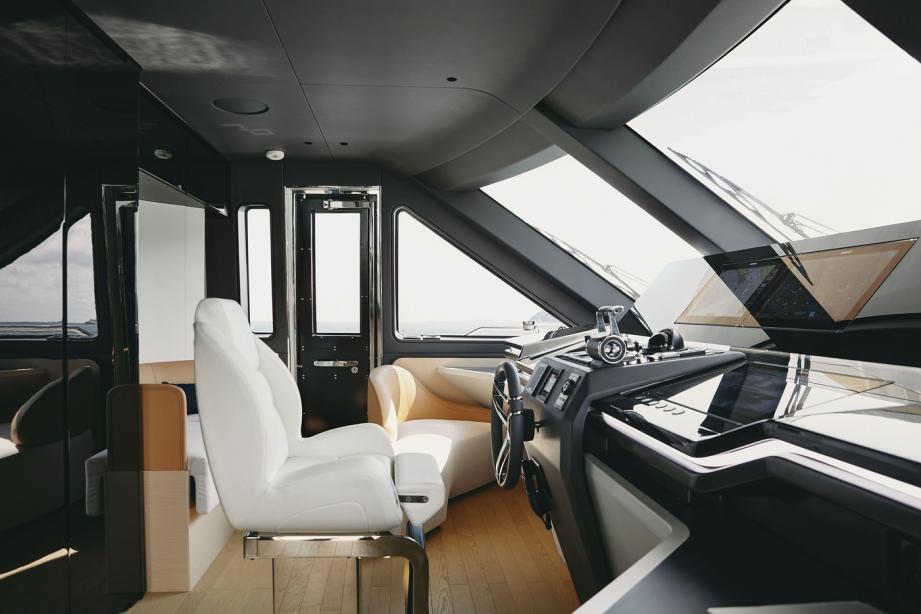 yacht Azimut Grande 38 Tri-Deck