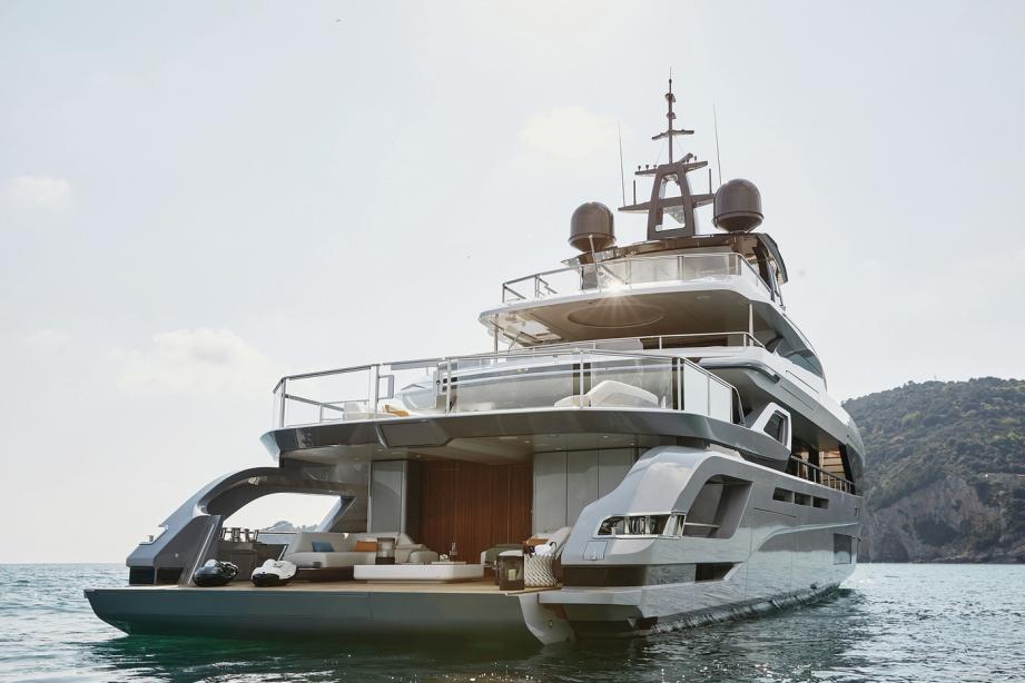 yacht Azimut Grande 38 Tri-Deck