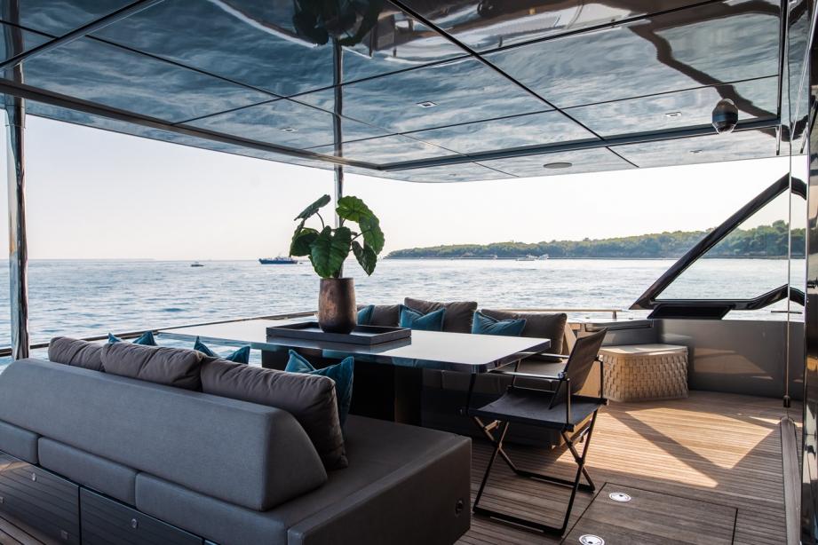 yacht O4