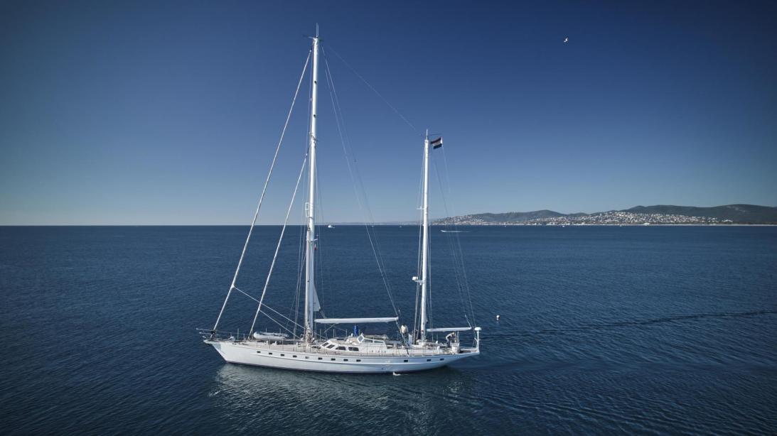 yacht Altair