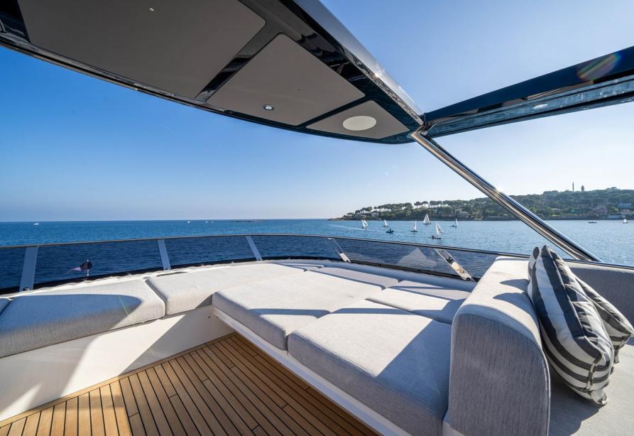 yacht Glasax