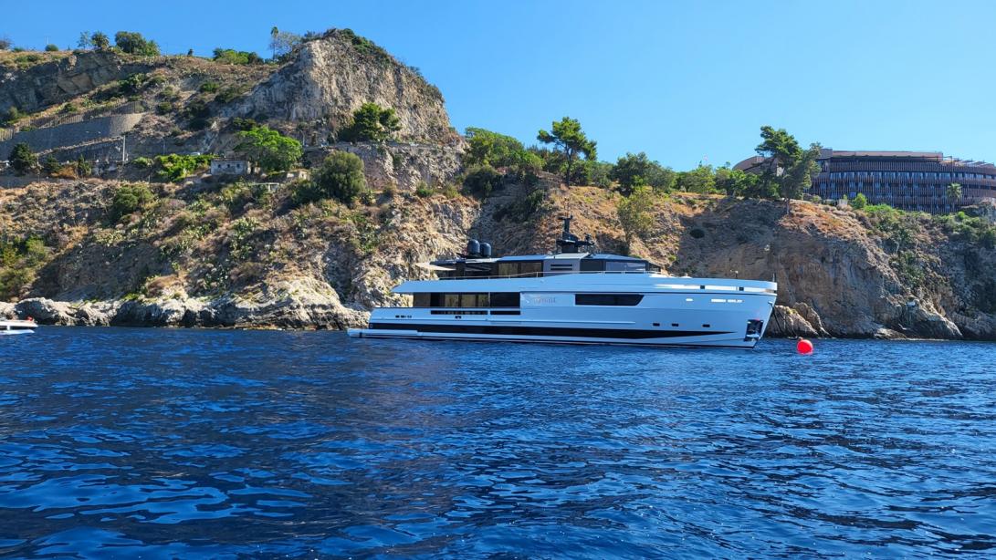 yacht Angel III