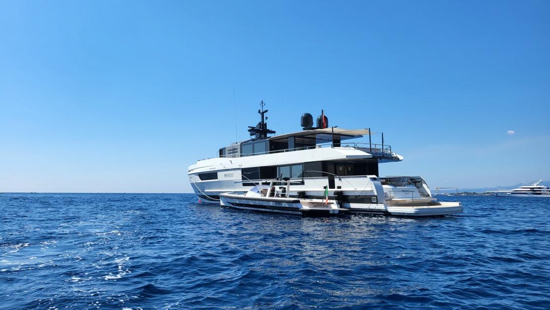 yacht Angel III