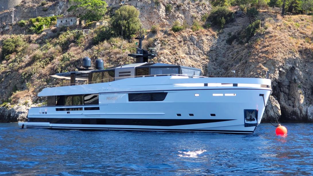 yacht Angel III
