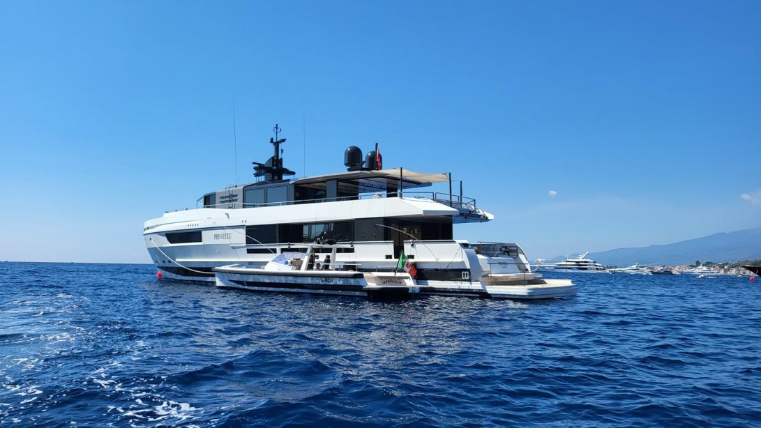 yacht Angel III