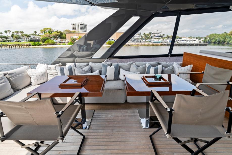 yacht Pinch Me