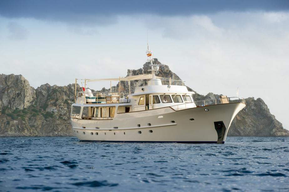yacht Monara