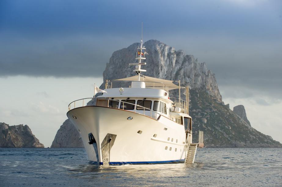 yacht Monara