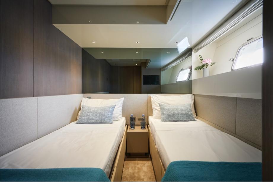 yacht Ocean 6