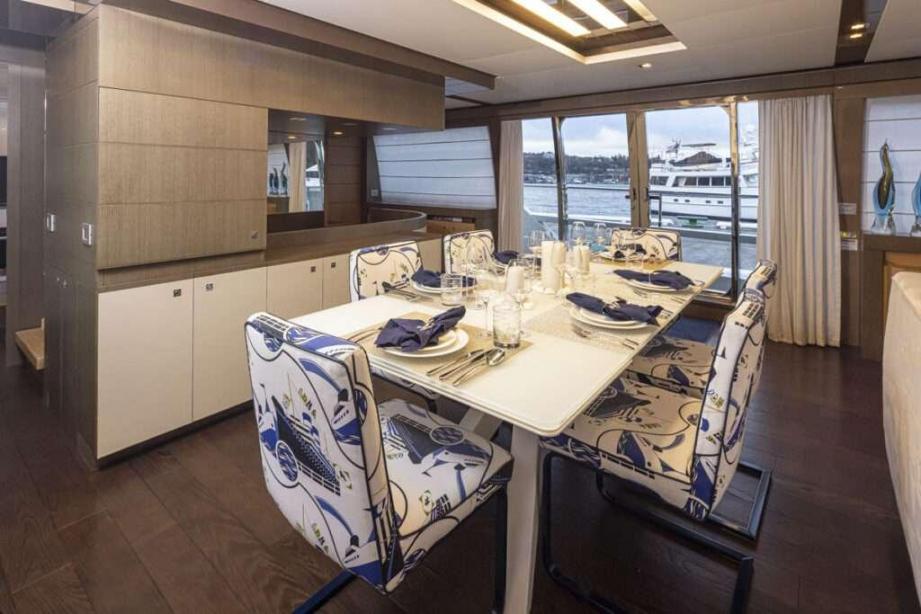 yacht Sol Shine