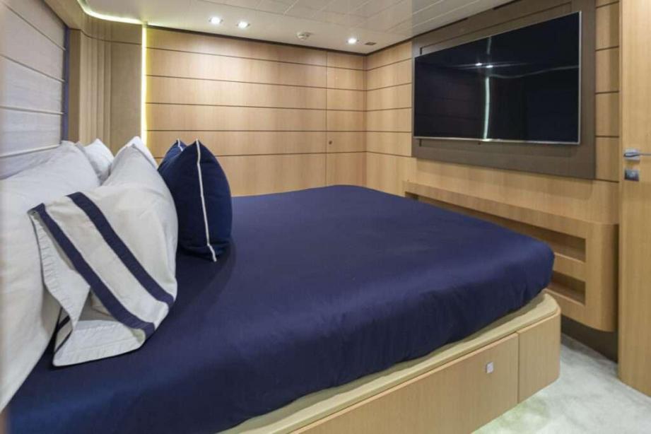 yacht Sol Shine