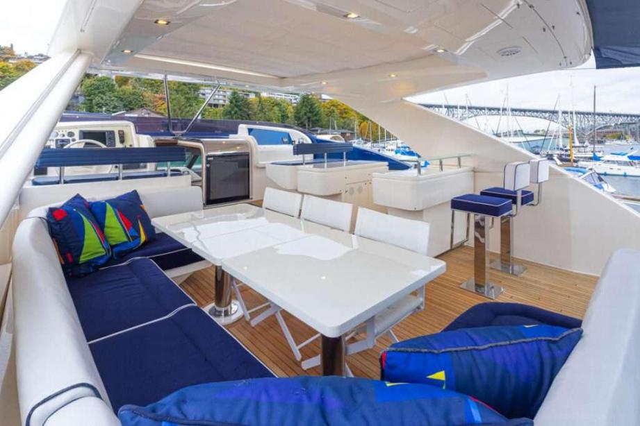 yacht Sol Shine