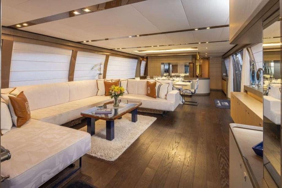 yacht Sol Shine