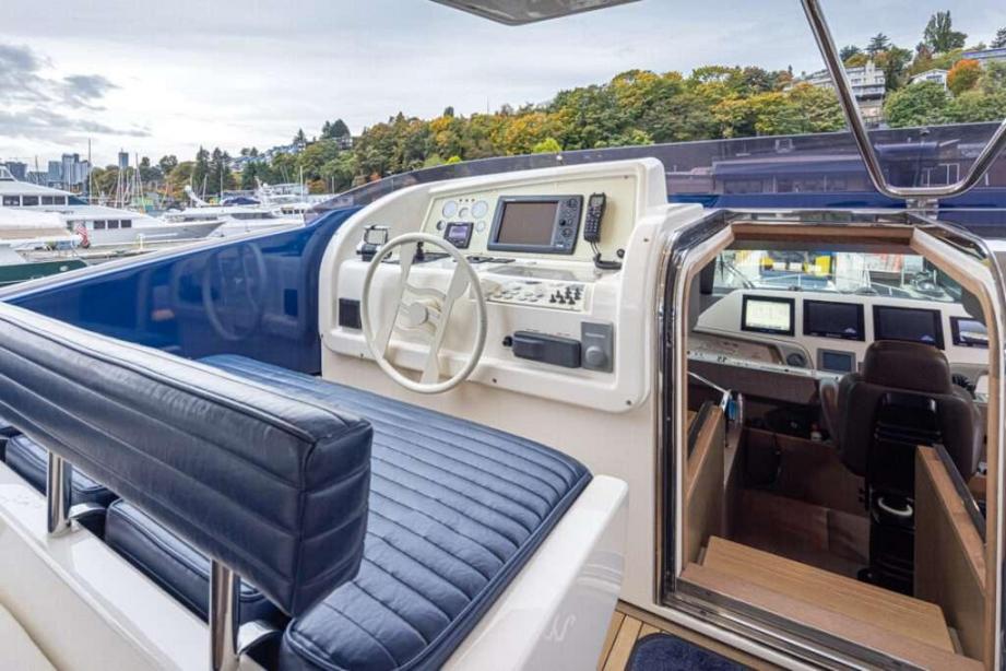 yacht Sol Shine