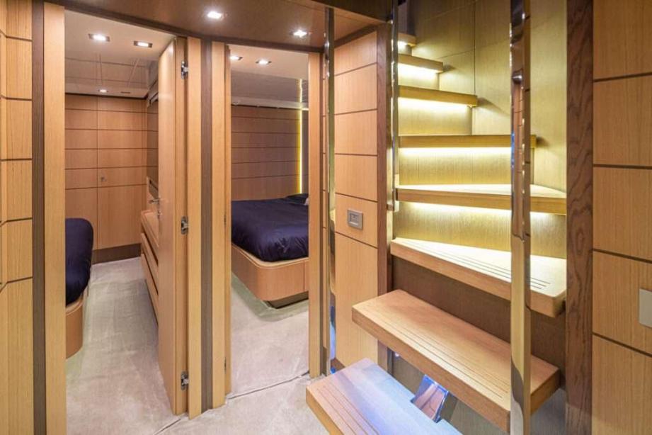 yacht Sol Shine