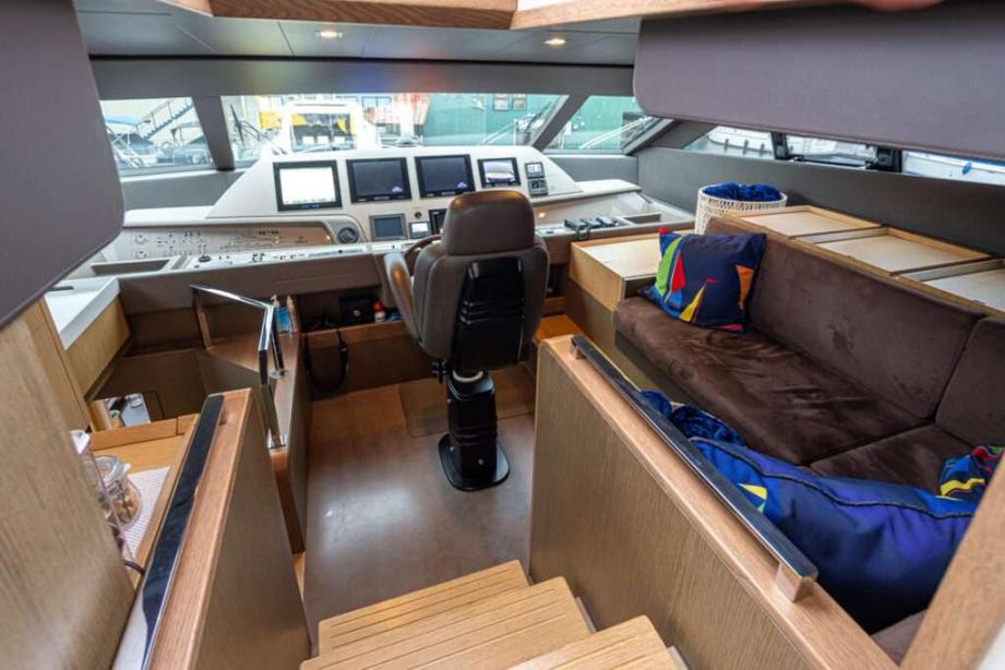 yacht Sol Shine