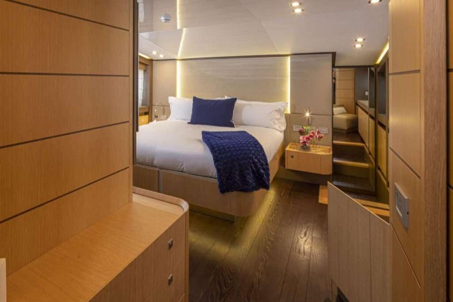 yacht Sol Shine