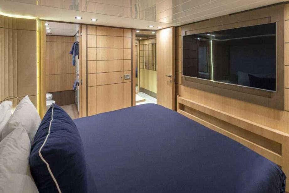 yacht Sol Shine