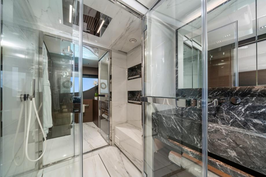 yacht Asante