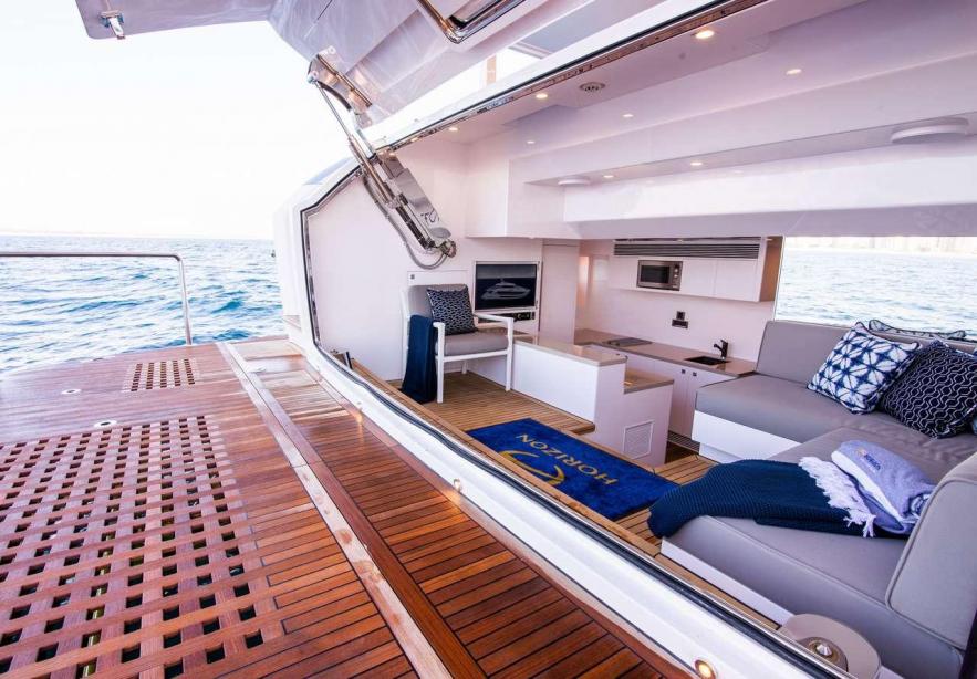 yacht Parabolic