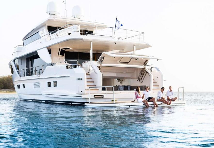 yacht Parabolic