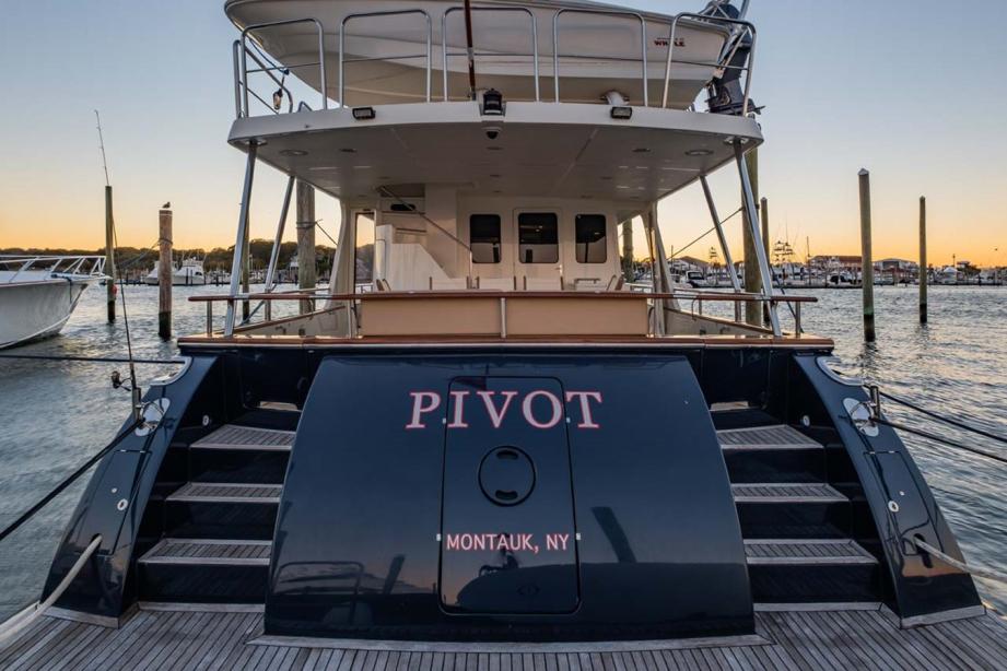 yacht Pivot