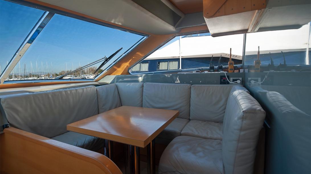 yacht Amymone